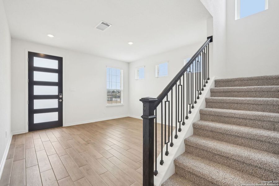 Spacious, unfurnished interior of a new home in Carmel Ranch, Schertz (Image 57).