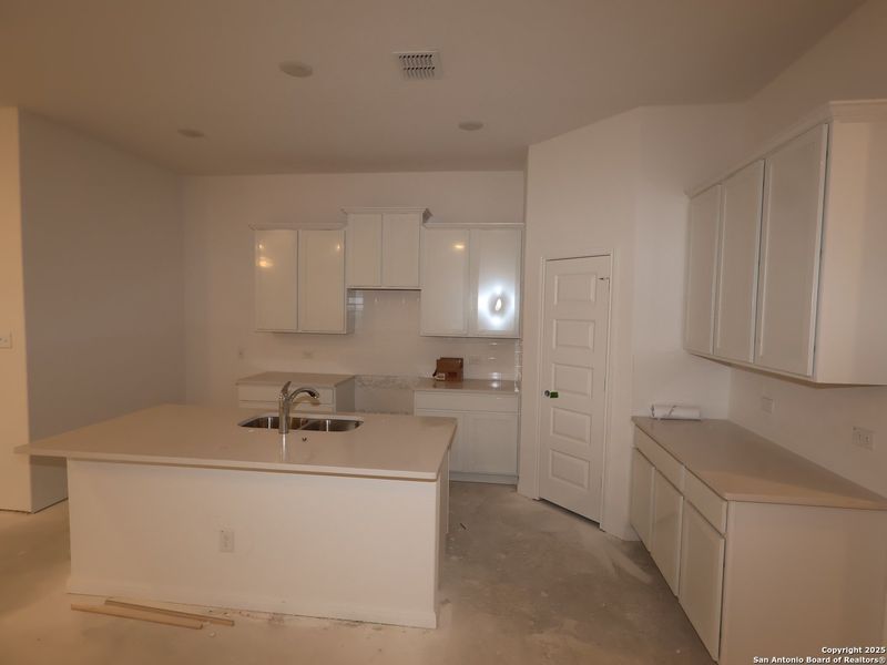 Furnished interior view inside a new home in Cinco Lakes, San Antonio (Image 10). Furnished interior view inside a new home in Cinco Lakes, San Antonio (Image 10).