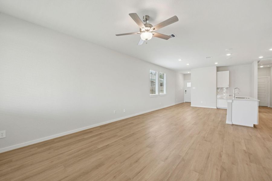 Spacious, unfurnished interior of a new home in Landing Meadows - Traditional Series, New Caney (Image 20).