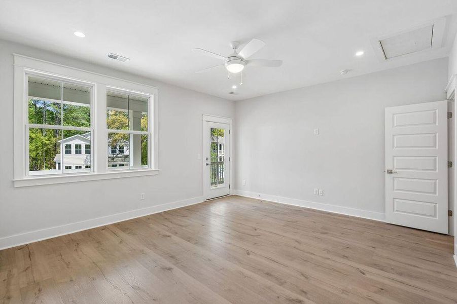 Spacious, unfurnished interior of a new home in Kings River Preserve, Hollywood (Image 41). Spacious, unfurnished interior of a new home in Kings River Preserve, Hollywood (Image 41).