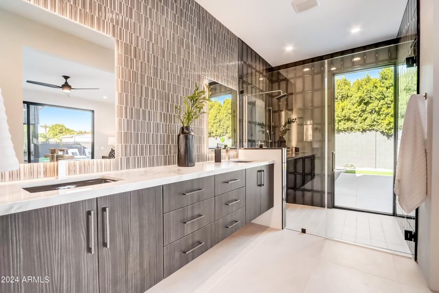 Junior Master Bath