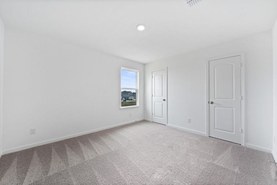 Spacious, unfurnished interior of a new home in Sunset Oaks, Maxwell (Image 5).