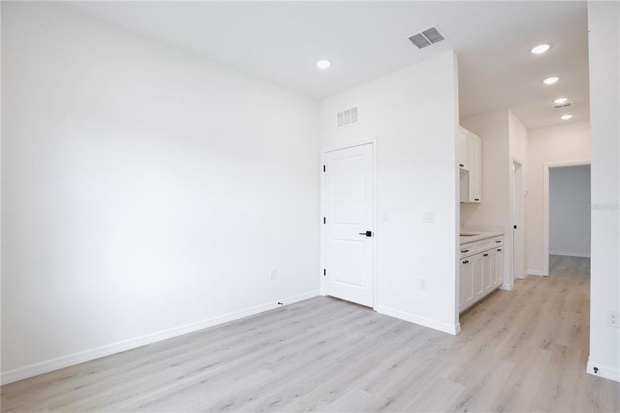 Spacious, unfurnished interior of a new home in , Groveland (Image 35).