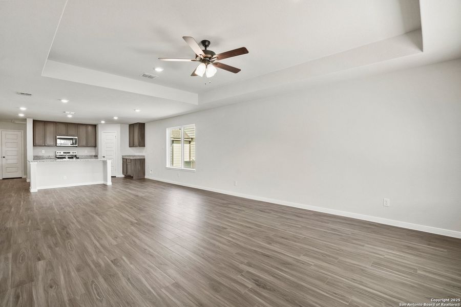 Spacious, unfurnished interior of a new home in Swenson Heights, Seguin (Image 27).