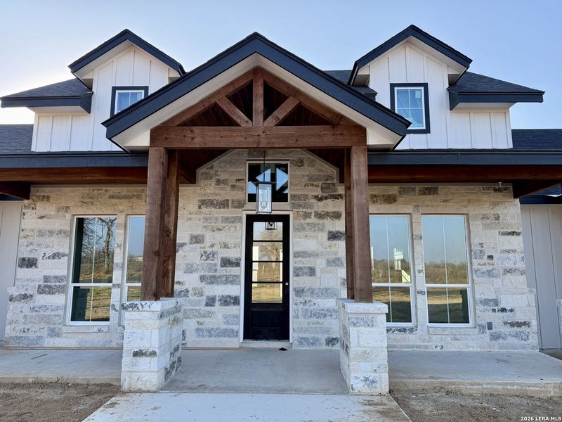 Exterior details and patio area of a home in , Floresville (Image 27).