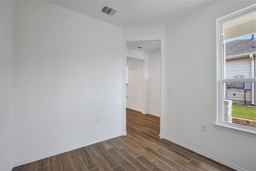 Spacious, unfurnished interior of a new home in Sun City Texas, Georgetown (Image 31).