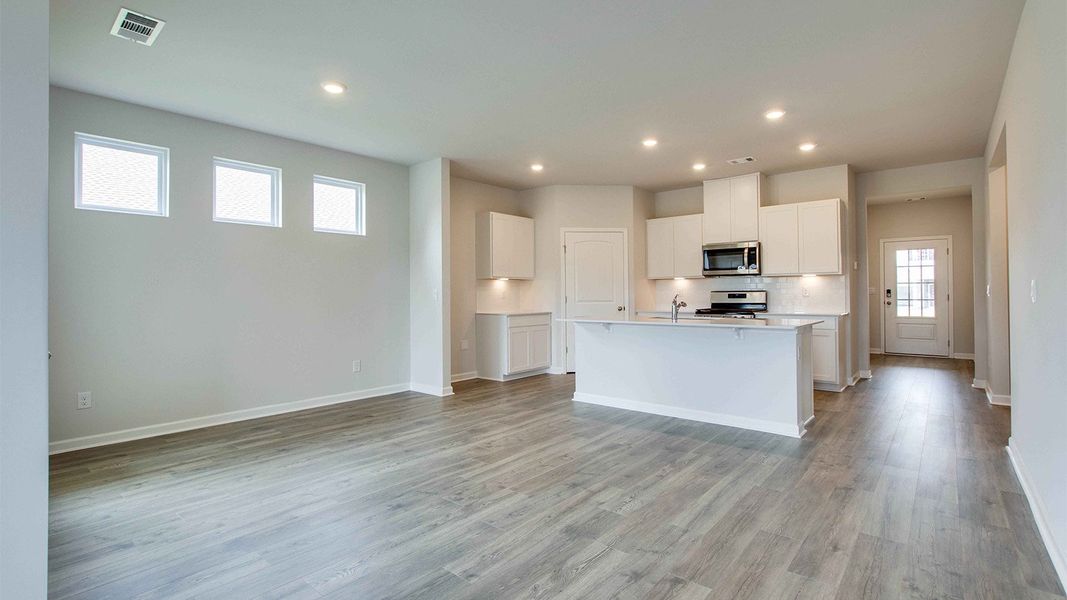 Spacious, unfurnished interior of a new home in Legacy Farms, White House (Image 20). Spacious, unfurnished interior of a new home in Legacy Farms, White House (Image 20).
