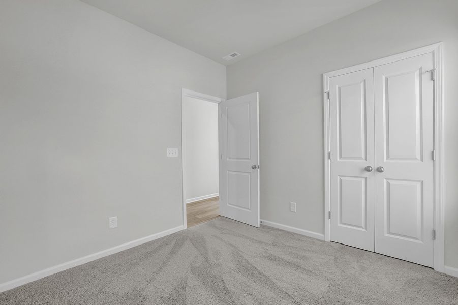 Spacious, unfurnished interior of a new home in River Tide Farms, Bolivia (Image 19).