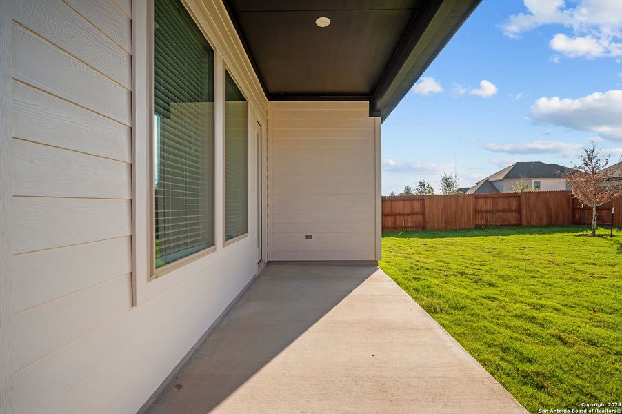 Exterior details and patio area of a home in Stillwater Ranch, San Antonio (Image 22).