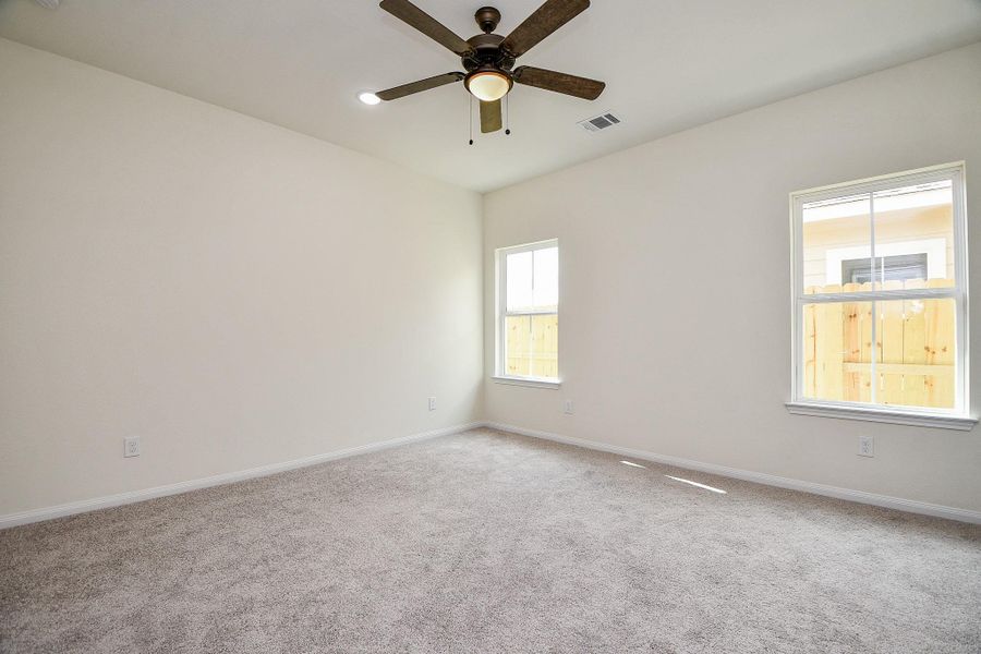 Spacious, unfurnished interior of a new home in , Houston (Image 19).