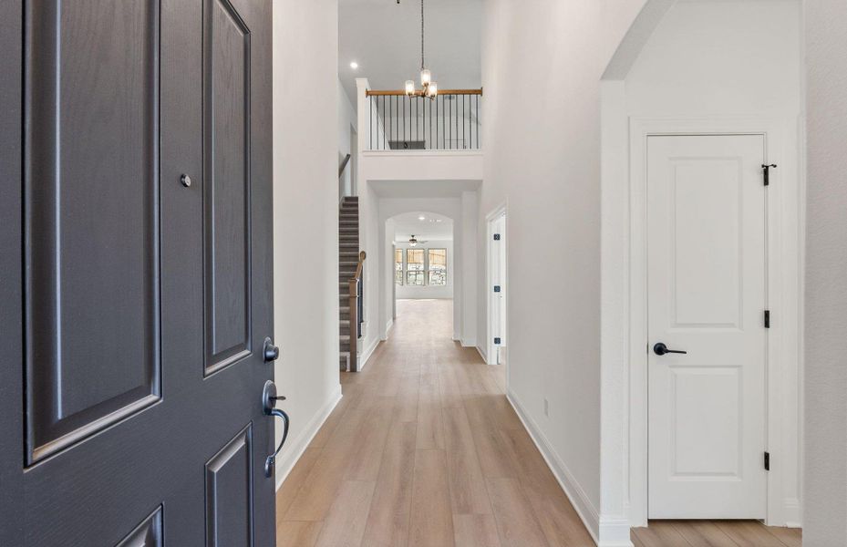 Spacious, unfurnished interior of a new home in Crescent Bluff, Georgetown (Image 15). Spacious, unfurnished interior of a new home in Crescent Bluff, Georgetown (Image 15).