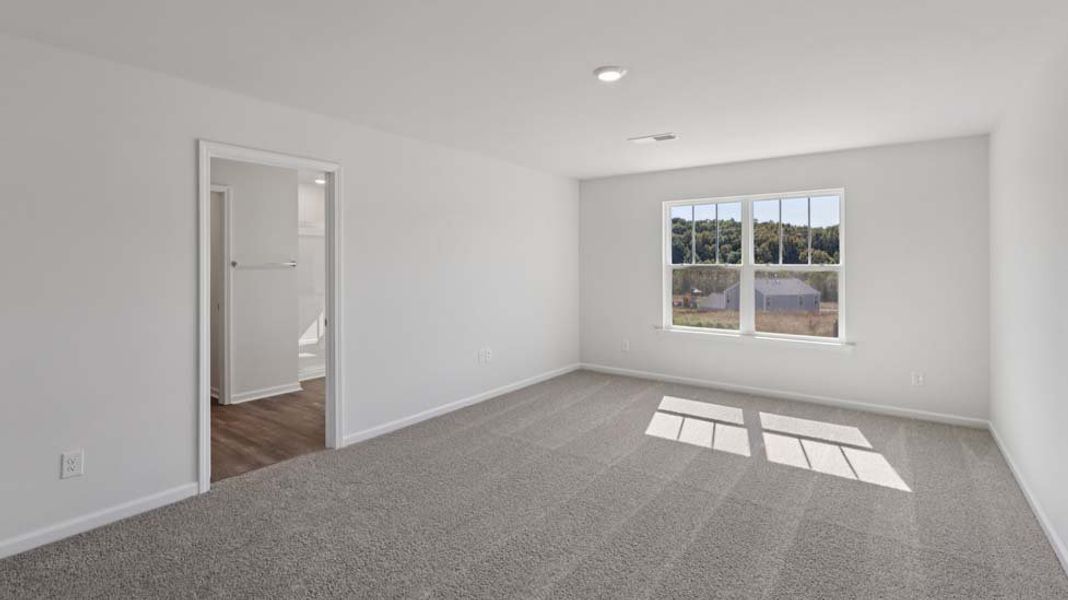Spacious, unfurnished interior of a new home in Rydele Heights, Asheville (Image 29).