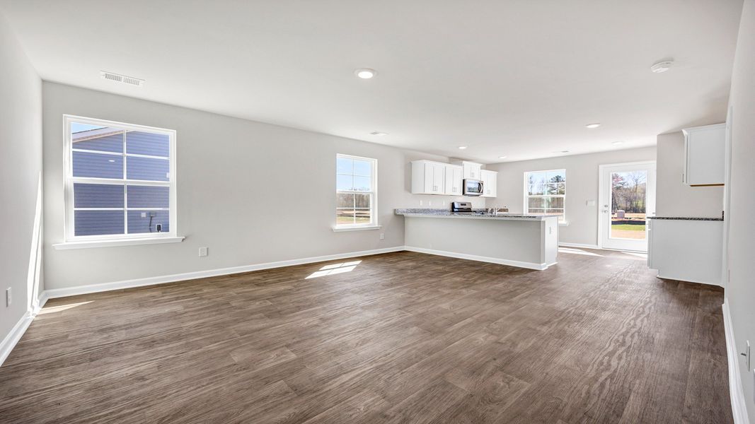 Spacious, unfurnished interior of a new home in The Park at Wilkinson, Orangeburg (Image 15).