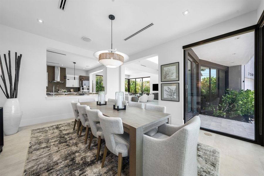 Furnished interior view inside a new home in , Fort Lauderdale (Image 47).