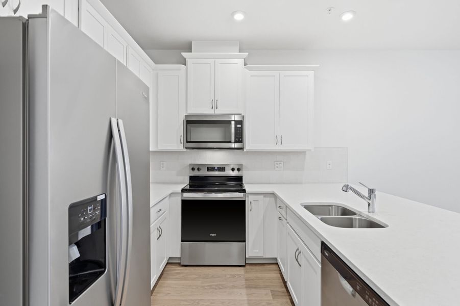 MODEL PHOTOGRAPHY - Kitchen2