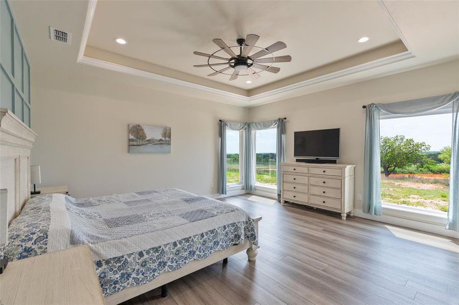 Furnished interior view inside a new home in , Ovalo (Image 14).