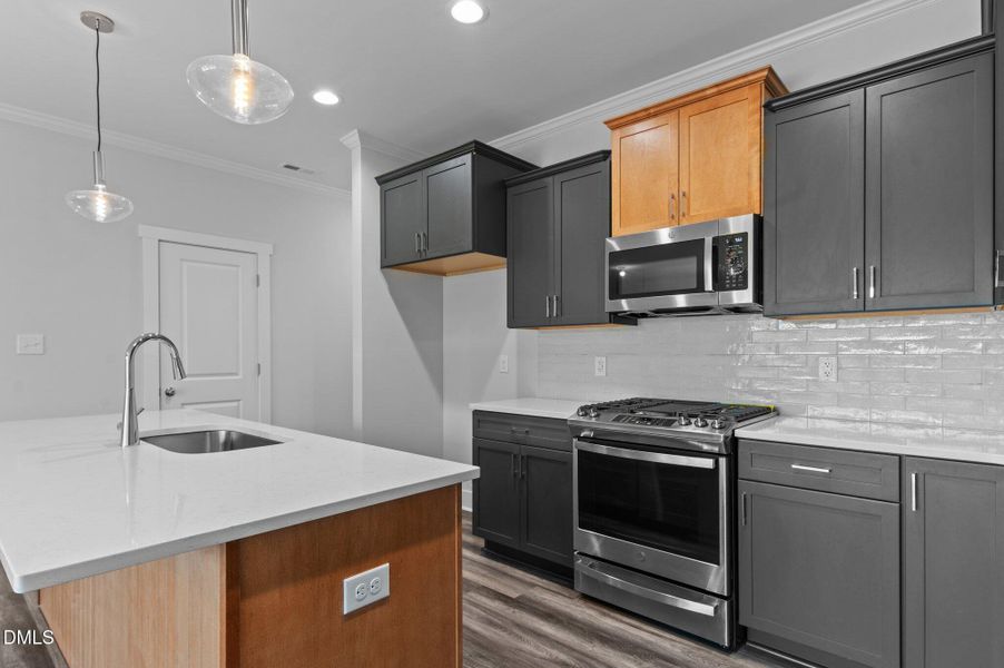 14-web-or-mls-DSC_8523 14-web-or-mls-DSC_8523