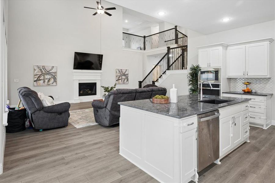Furnished interior view inside a new home in , Northlake (Image 7).