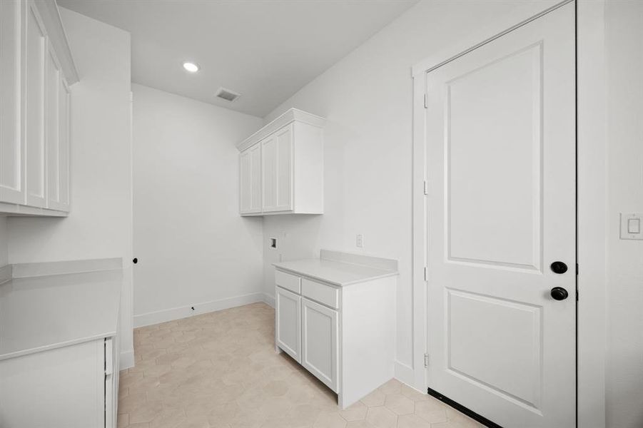 Spacious, unfurnished interior of a new home in The Heights at Uptown Celina, Celina (Image 19). Spacious, unfurnished interior of a new home in The Heights at Uptown Celina, Celina (Image 19).