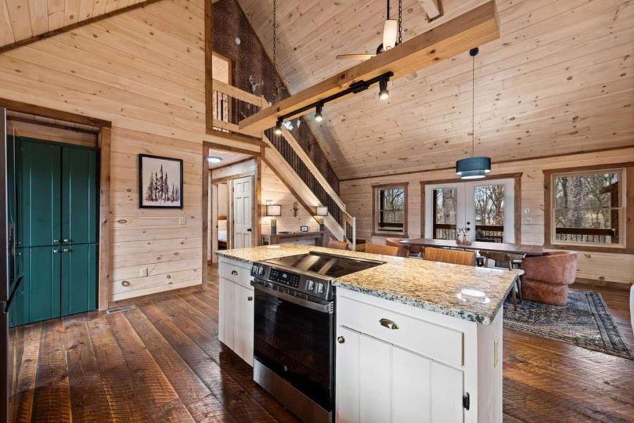 Image 75 of a home in .