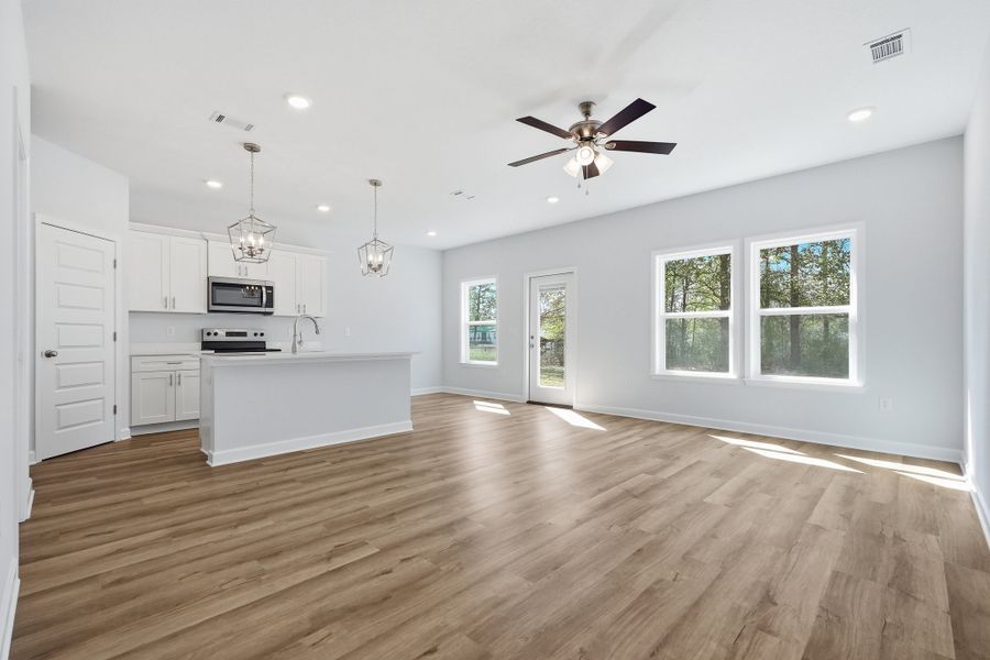 Spacious, unfurnished interior of a new home in , Crestview (Image 40).