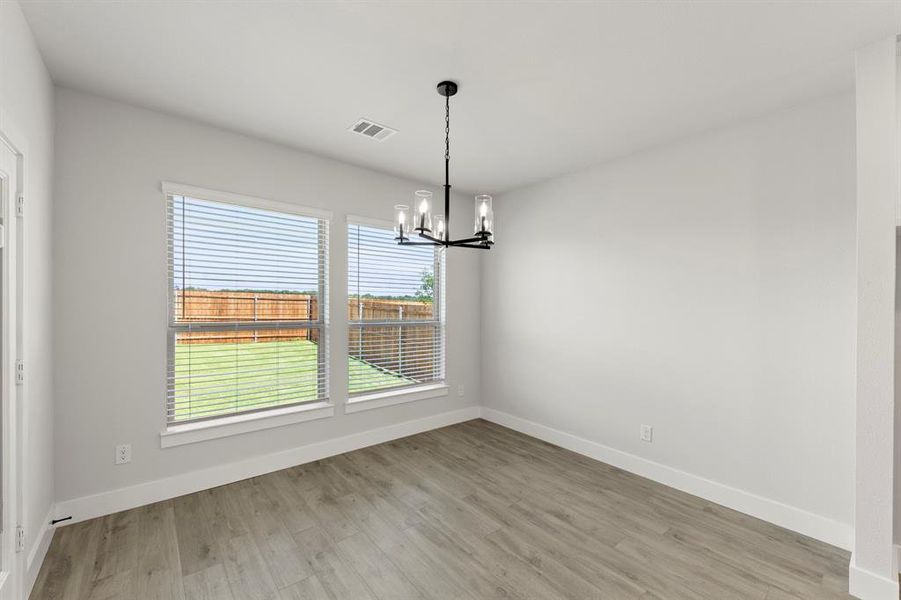 13. 2512 Rolling Hills - Nook