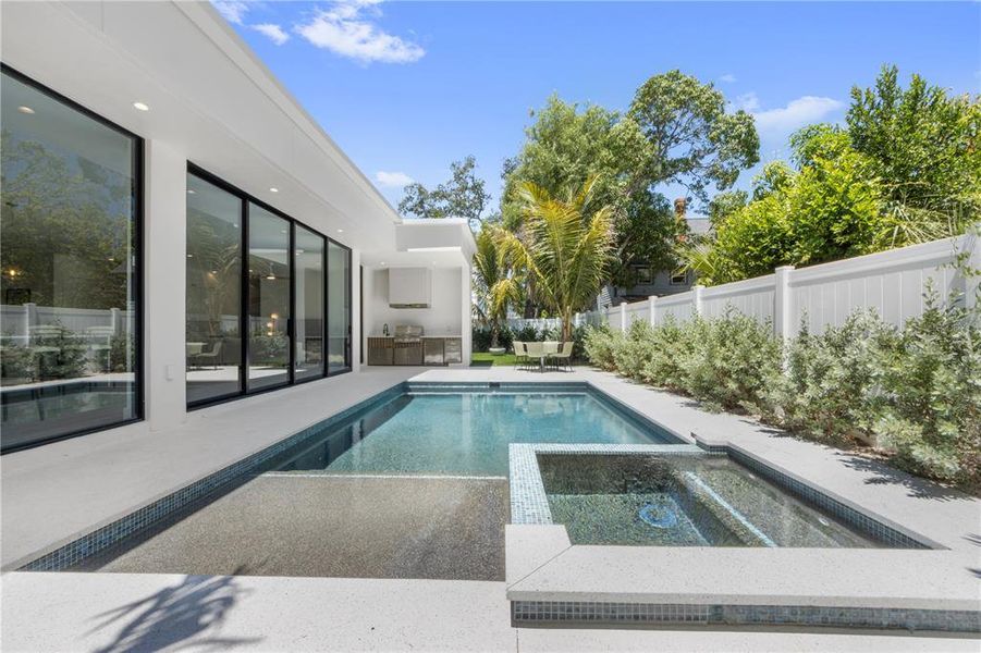Exterior details and patio area of a home in , Bradenton (Image 4).