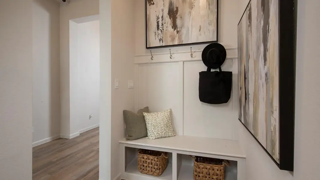 Furnished interior view inside a new home in Sienna, Missouri City (Image 9).