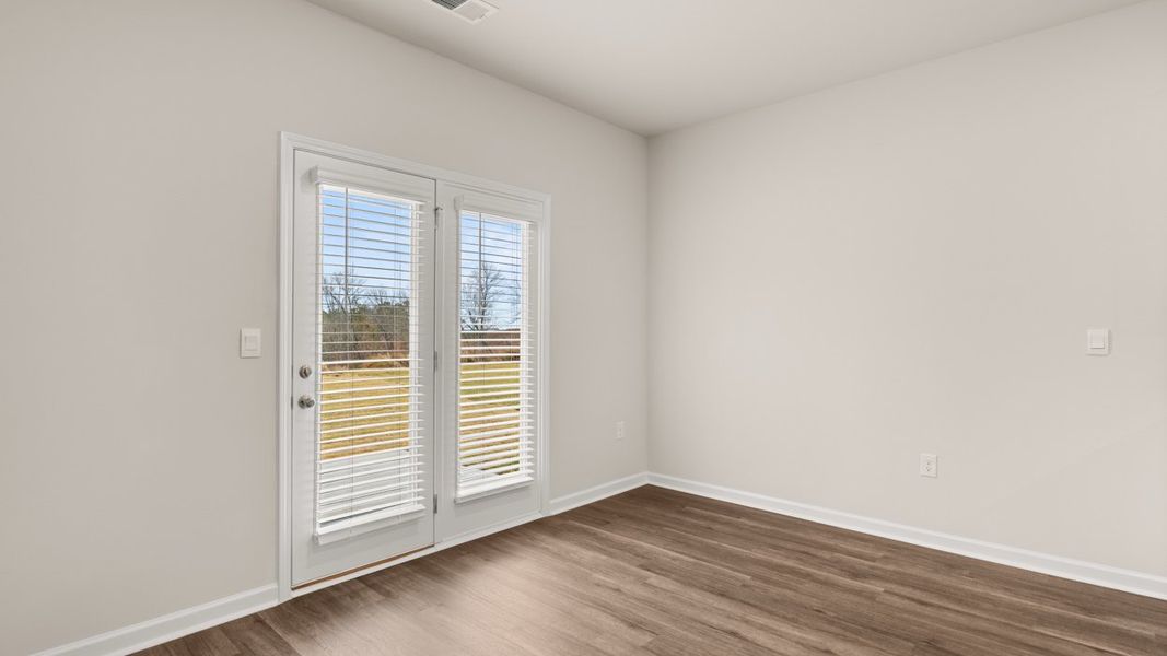 Spacious, unfurnished interior of a new home in Captain's Corner, Grovetown (Image 12).