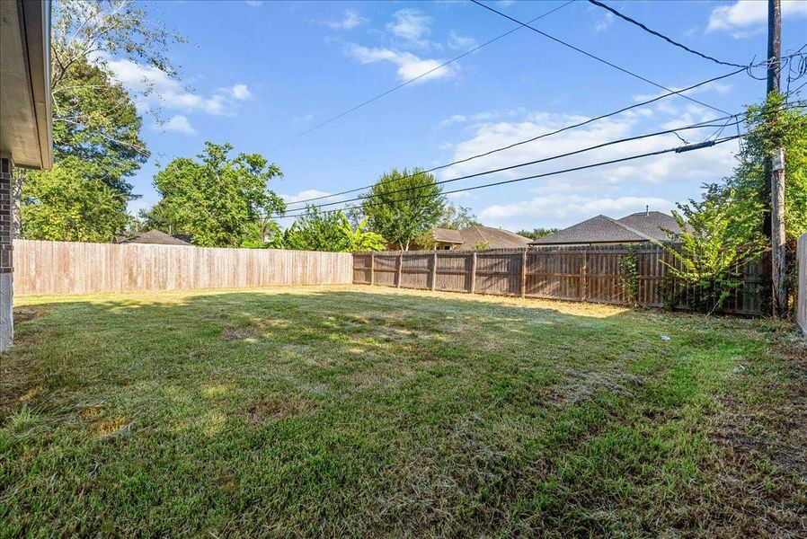 Exterior details and patio area of a home in , Houston (Image 21).