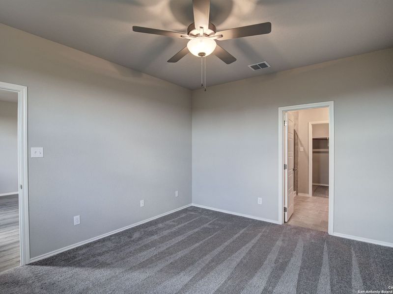 Spacious, unfurnished interior of a new home in Applewhite Meadows, San Antonio (Image 20).
