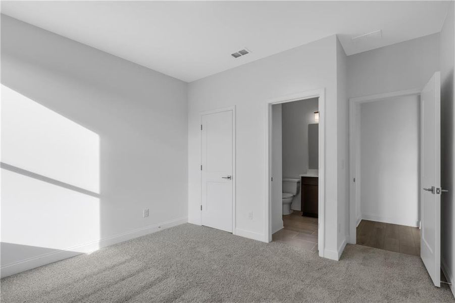 Spacious, unfurnished interior of a new home in Pickens Bluff, Hiram (Image 30).