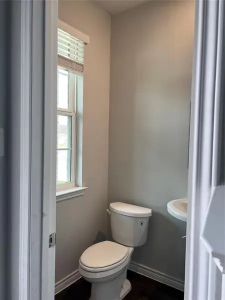 Furnished interior view inside a new home in Hanna Ranch, Everman (Image 4).