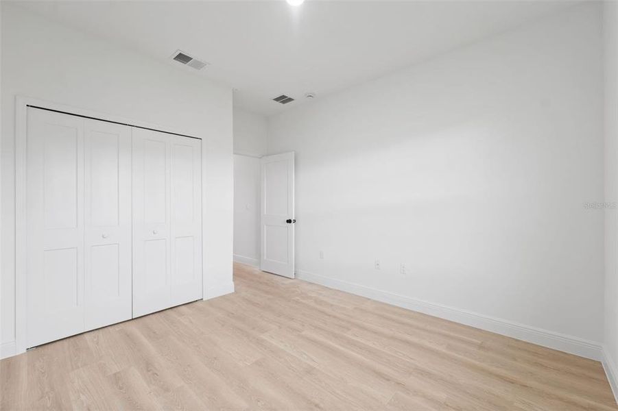 Spacious, unfurnished interior of a new home in , Ocala (Image 24).