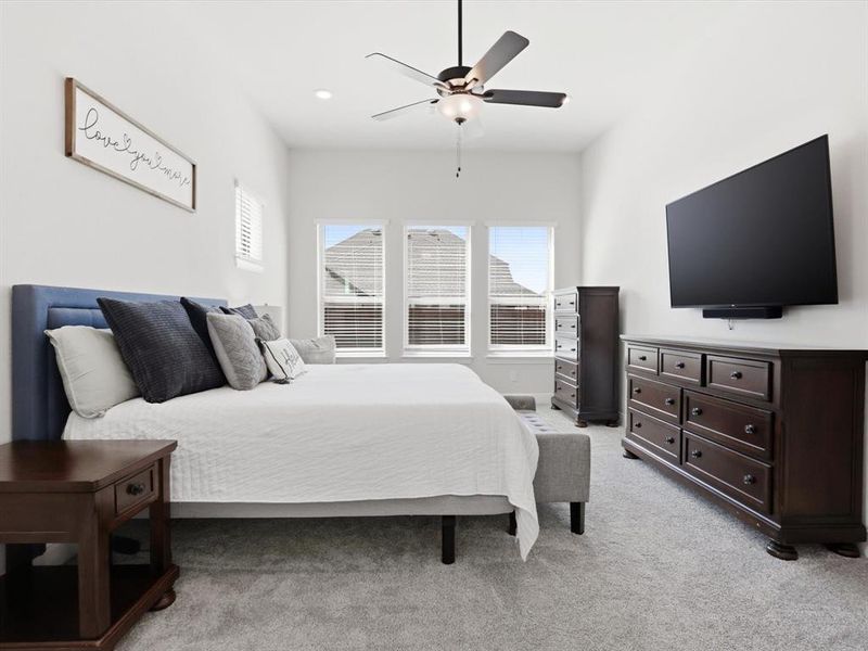 Furnished interior view inside a new home in South Pointe Village Series, Mansfield (Image 19). Furnished interior view inside a new home in South Pointe Village Series, Mansfield (Image 19).