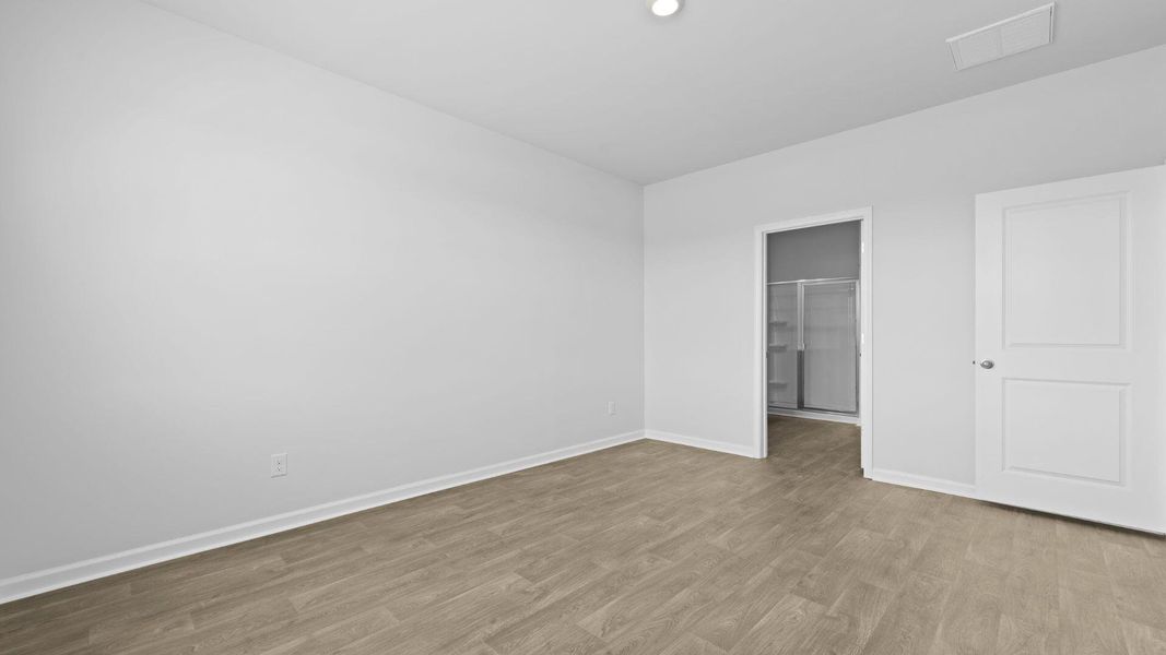 Spacious, unfurnished interior of a new home in The Ranch, Holly Hill (Image 30).