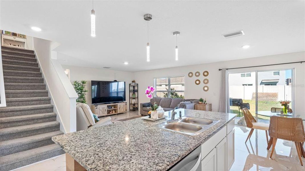 Kitchen/ Living Room