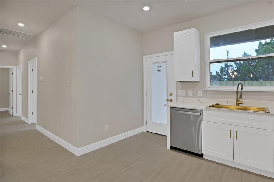 Furnished interior view inside a new home in , Granbury (Image 8).