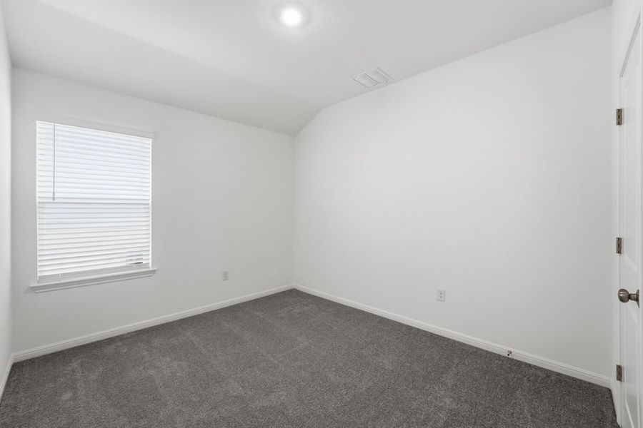 Spacious, unfurnished interior of a new home in Longview, Del Valle (Image 17).