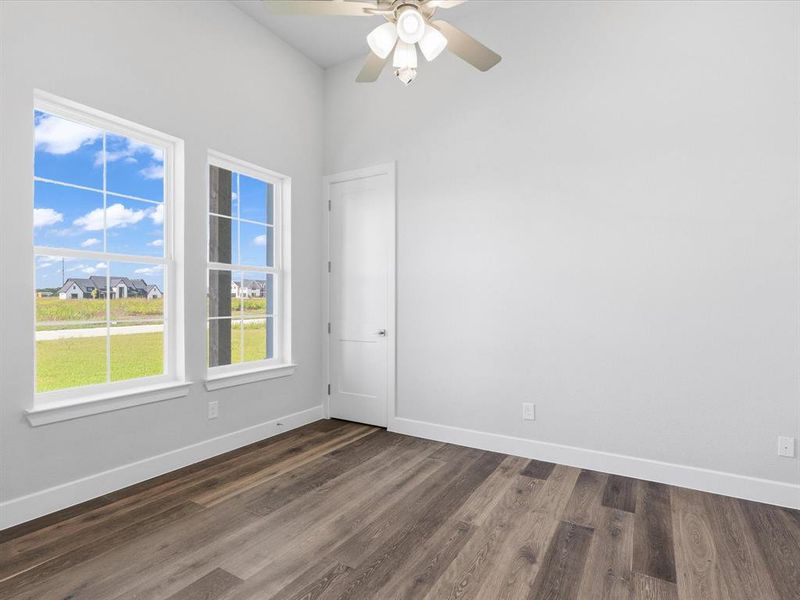 Spacious, unfurnished interior of a new home in Hidden Valley I, Princeton (Image 15).