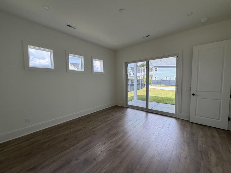 Spacious, unfurnished interior of a new home in , Summerville (Image 9).