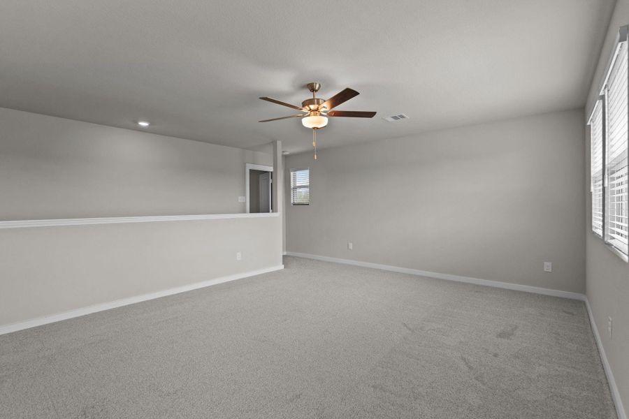 Spacious, unfurnished interior of a new home in Laurel Landing, Alvin (Image 17). Spacious, unfurnished interior of a new home in Laurel Landing, Alvin (Image 17).