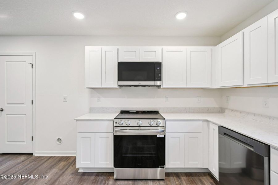 Furnished interior view inside a new home in Kings Landing, Jacksonville (Image 7).