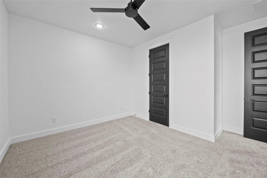 Spacious, unfurnished interior of a new home in King Oaks, Salado (Image 27).