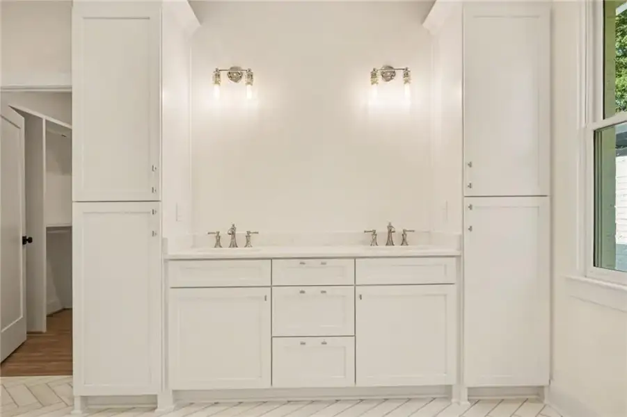 Furnished interior view inside a new home in , Atlanta (Image 13).