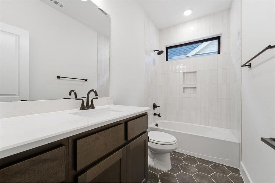 Furnished interior view inside a new home in Craig Ranch, McKinney (Image 8).