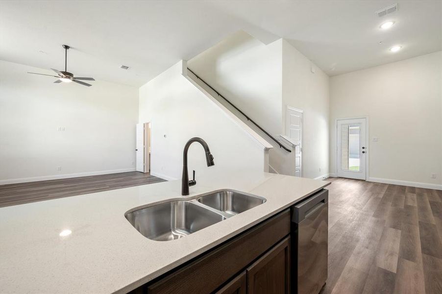 Quartz, Undermount Sink, Disposal