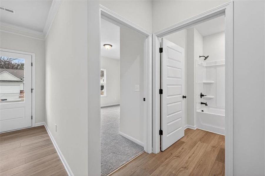 Spacious, unfurnished interior of a new home in Jones Ridge, Dallas (Image 36).