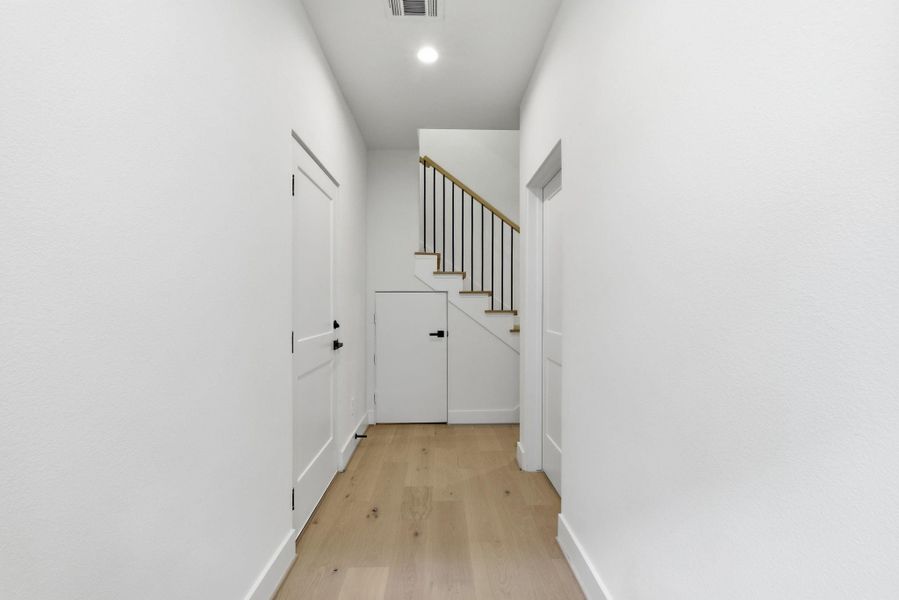 Spacious, unfurnished interior of a new home in , Houston (Image 21).