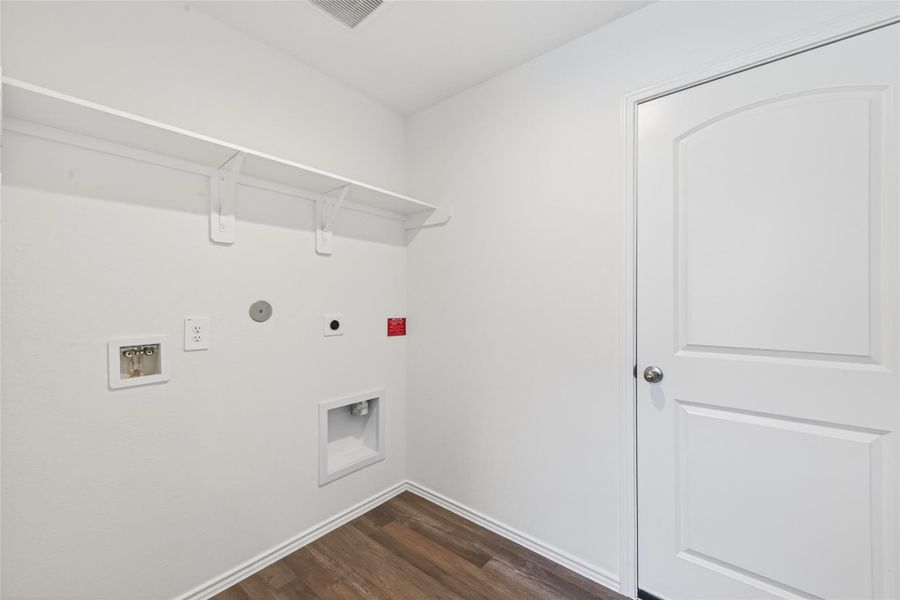 Spacious, unfurnished interior of a new home in Breckenridge Forest, Spring (Image 38).